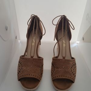 Unisa Sandals, 9 1/2, Brown Suede